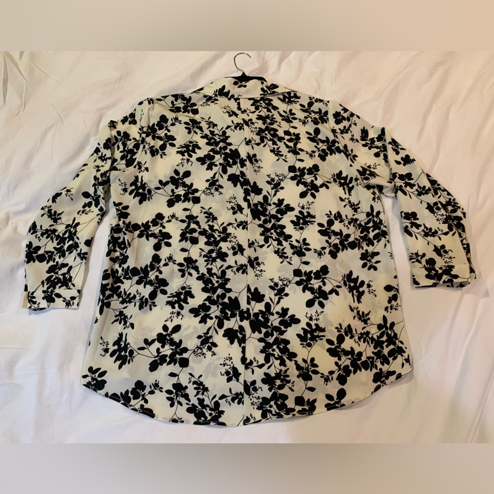 Women’s blue and cream long sleeve blouse - Picture 2 of 2